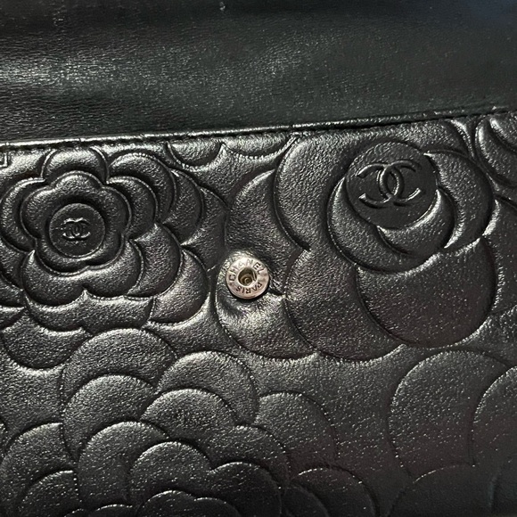 CHANEL Black Leather Floral Camellia Wallet - Picture 9 of 16